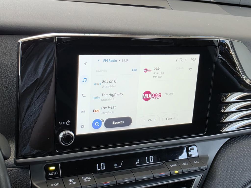 Used 2025 Toyota Camry SE FWD image 16