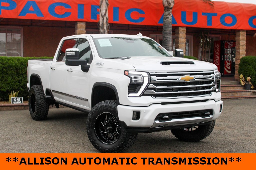Used 2024 Chevrolet Silverado 3500 High Country w/ High Country Premium Package image 2