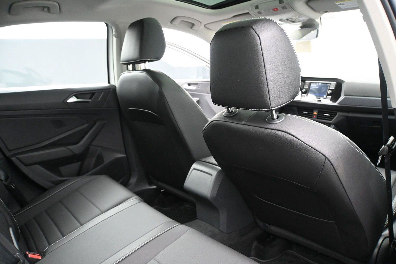 Used 2023 Volkswagen Jetta SE w/ Panoramic Sunroof Package FWD image 20