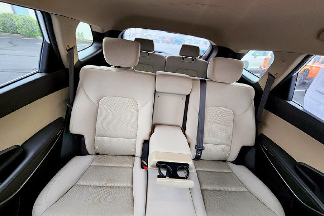 Used 2017 Hyundai Santa Fe SE AWD/4WD image 18