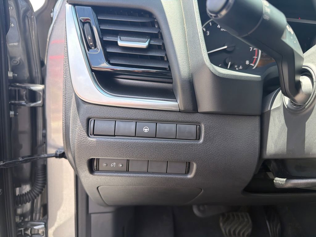 Used 2022 Nissan Rogue SV FWD image 31