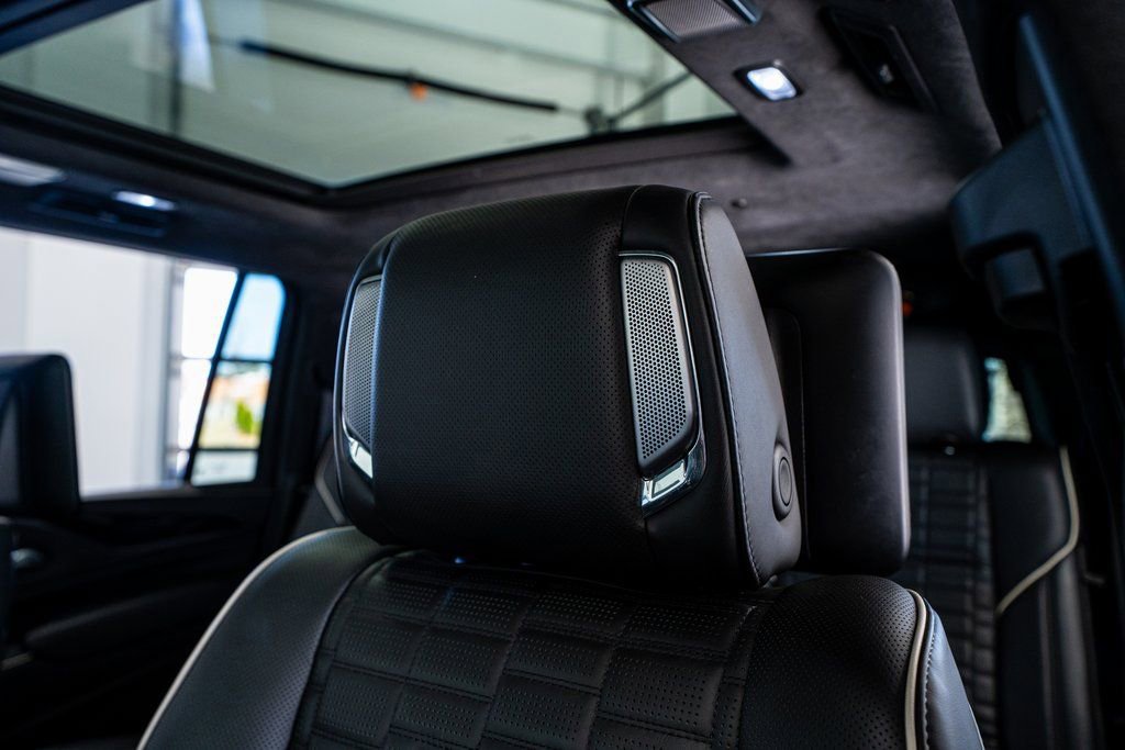 Used 2023 Cadillac Escalade ESV V image 39