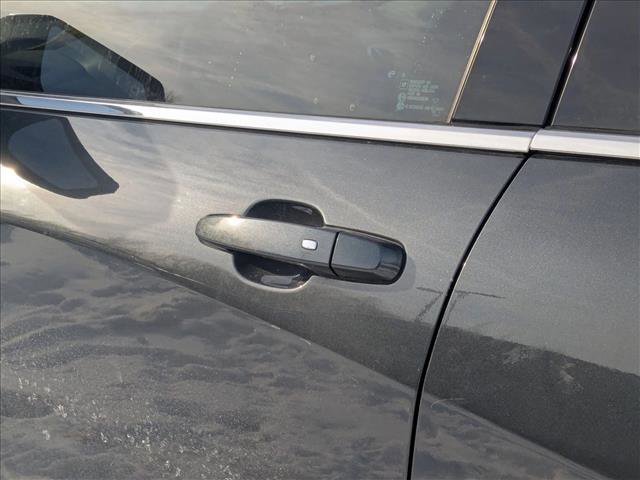 Used 2018 Chevrolet Equinox LT w/ Sun & Infotainment Package image 14