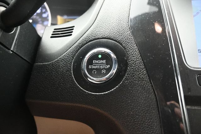 Used 2018 Ford Explorer XLT w/ Equipment Group 202A AWD/4WD image 26