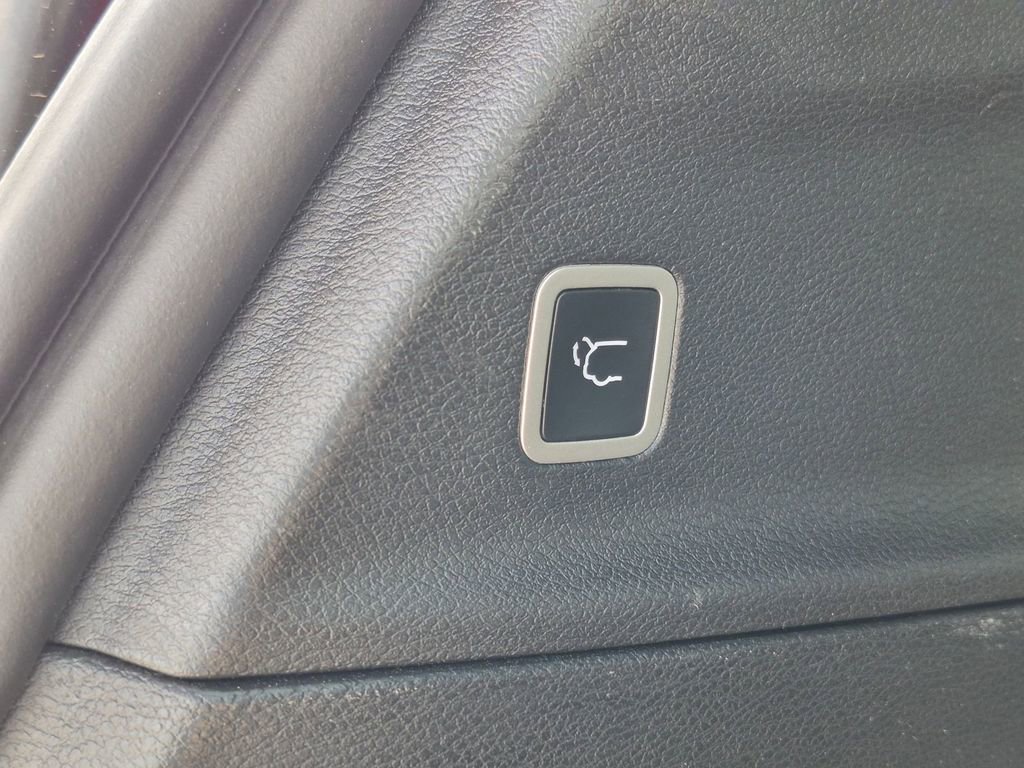 Used 2025 Chrysler Pacifica Select FWD image 25