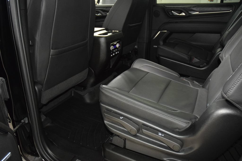 Used 2024 GMC Yukon XL Denali w/ Advanced Technology Package AWD/4WD image 44