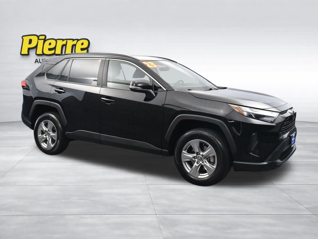Used 2023 Toyota RAV4 XLE w/ Convenience Package FWD image 3
