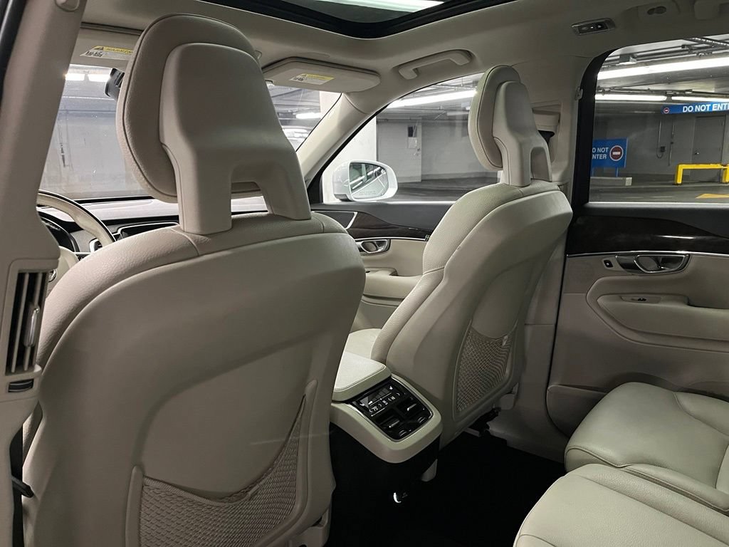 Used 2016 Volvo XC90 T6 Momentum w/ Momentum Plus Package AWD/4WD image 21
