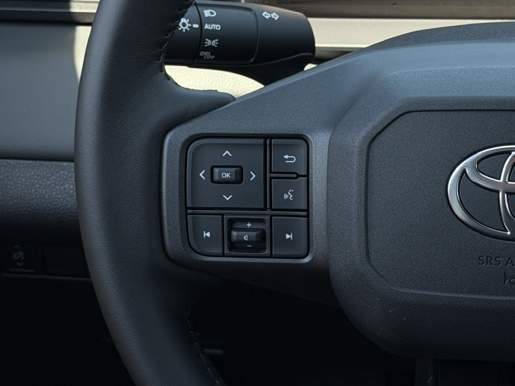 Used 2026 Toyota RAV4 SE FWD image 15