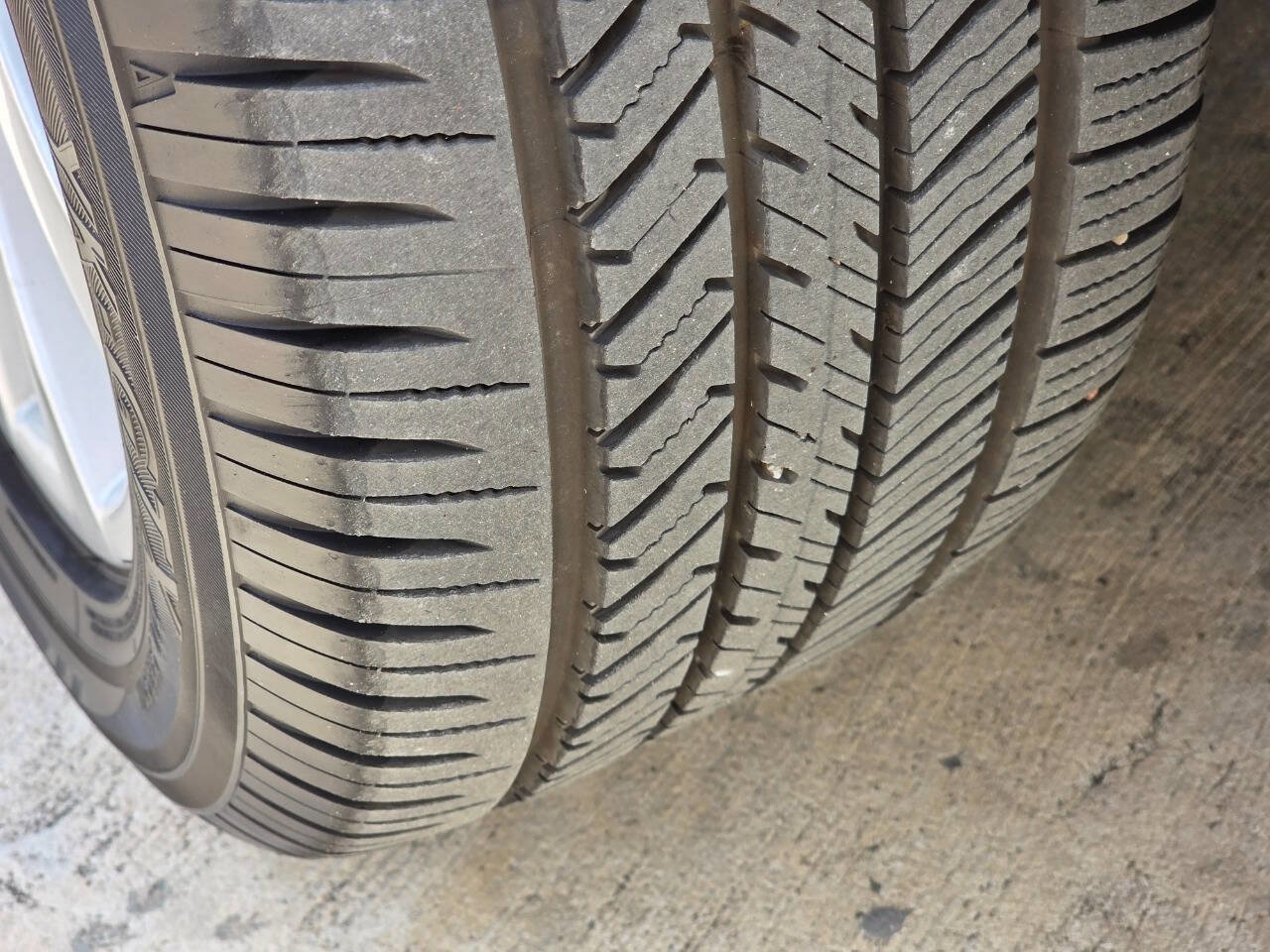 Used 2018 BMW 320i Sedan image 40