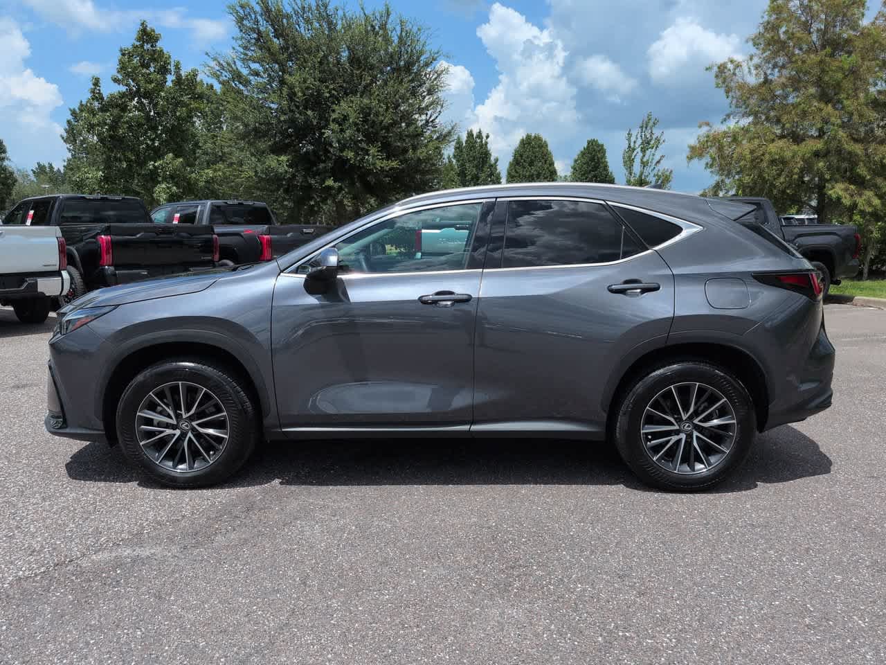 Used 2024 Lexus NX 250 FWD image 3