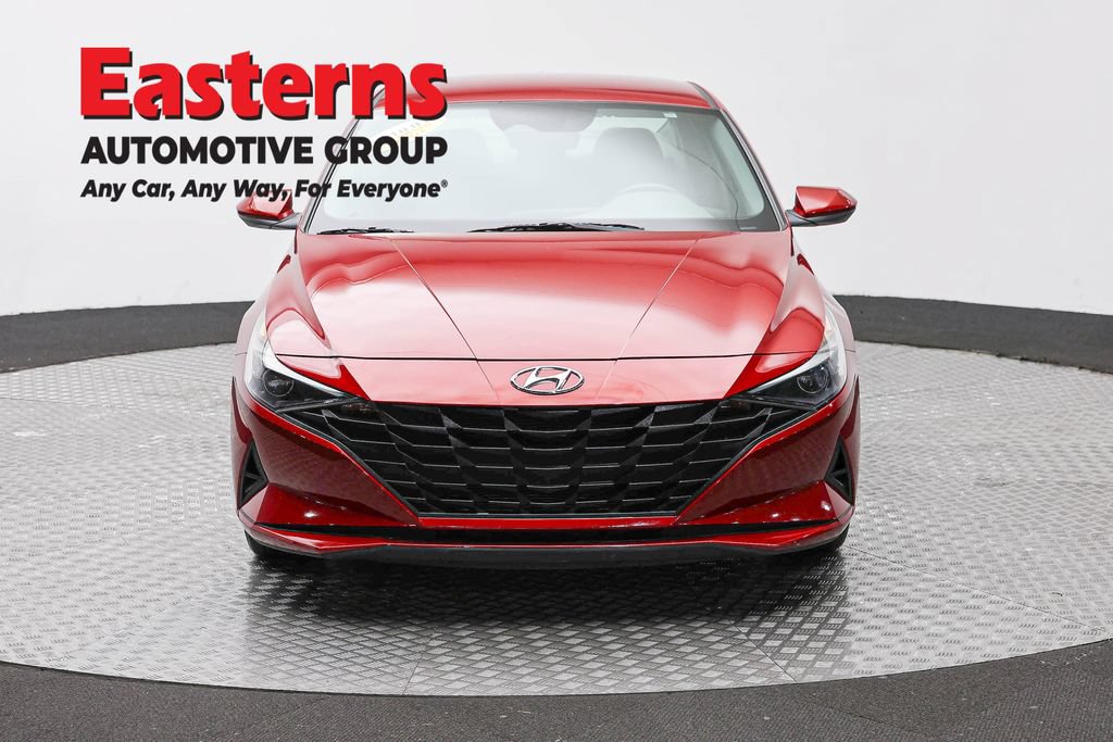 Used 2023 Hyundai Elantra SE FWD image 2