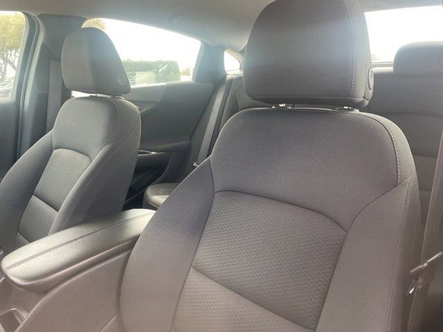 Used 2025 Chevrolet Malibu LT image 9