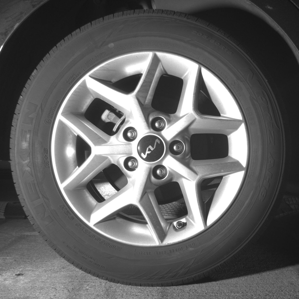 Used 2025 Kia Soul LX w/ LX Technology Package FWD image 15