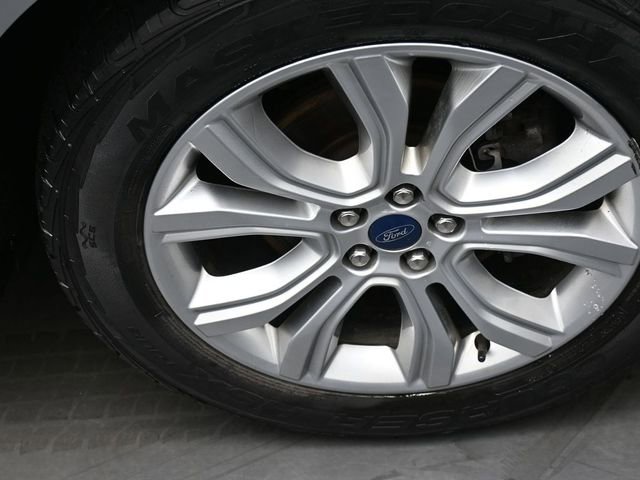 Used 2020 Ford Edge Titanium image 30