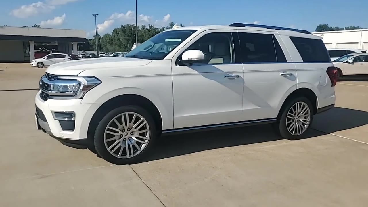 Used 2024 Ford Expedition Limited AWD/4WD image 4