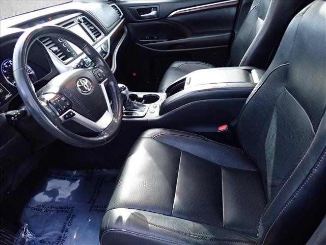 Used 2015 Toyota Highlander Limited Platinum AWD/4WD image 14