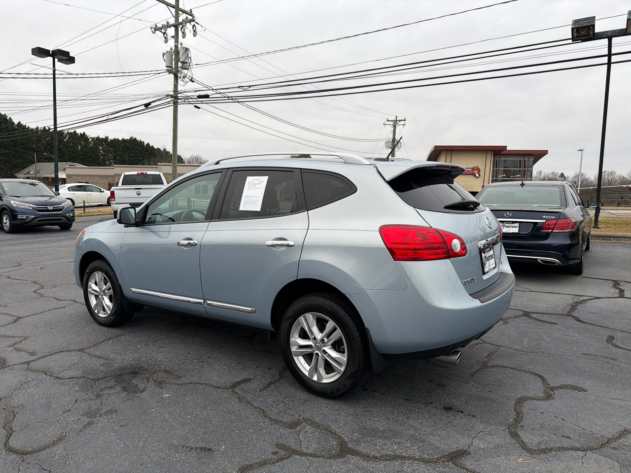 Used 2013 Nissan Rogue SV image 3