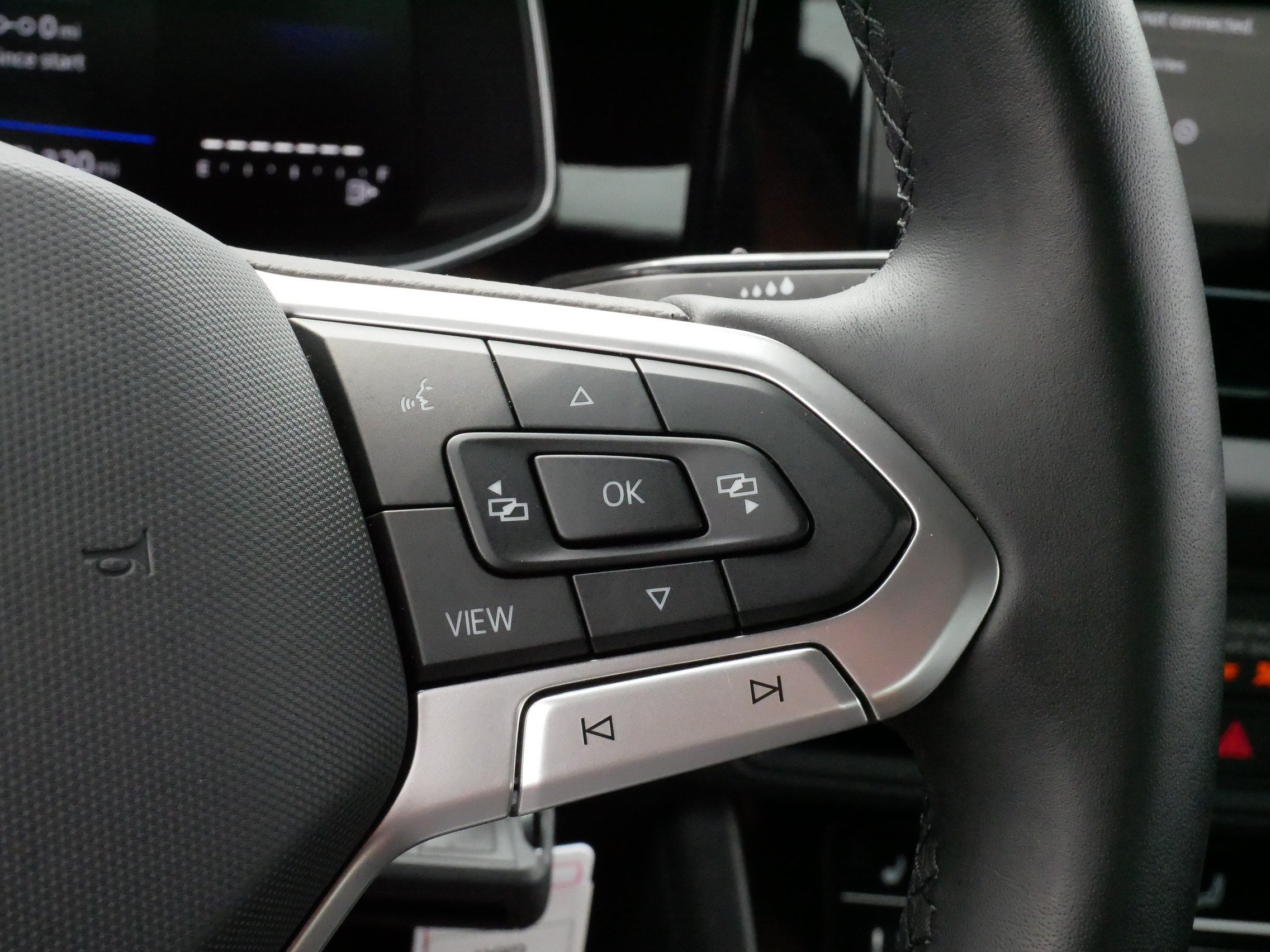 Certified 2025 Volkswagen Jetta Sport FWD image 25