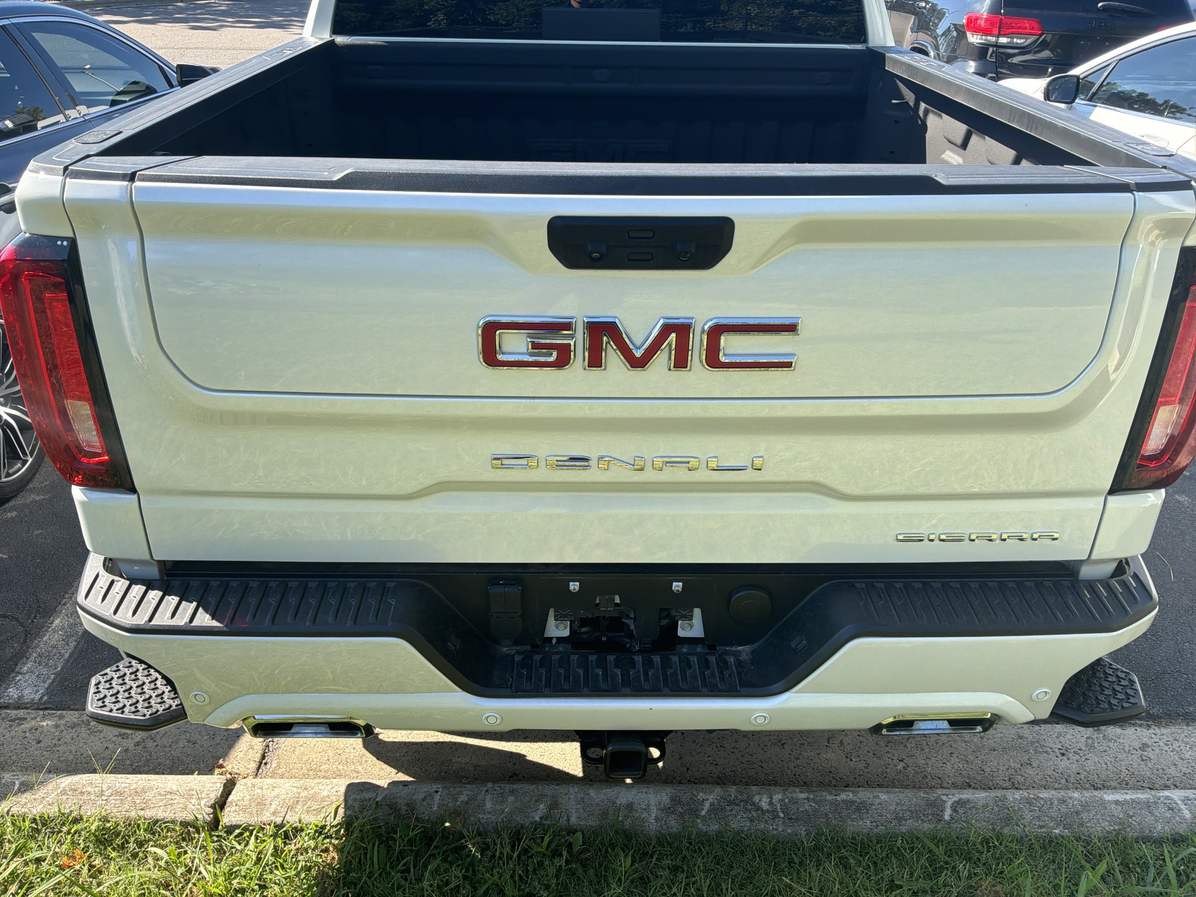 Used 2025 GMC Sierra 1500 Denali AWD/4WD image 7