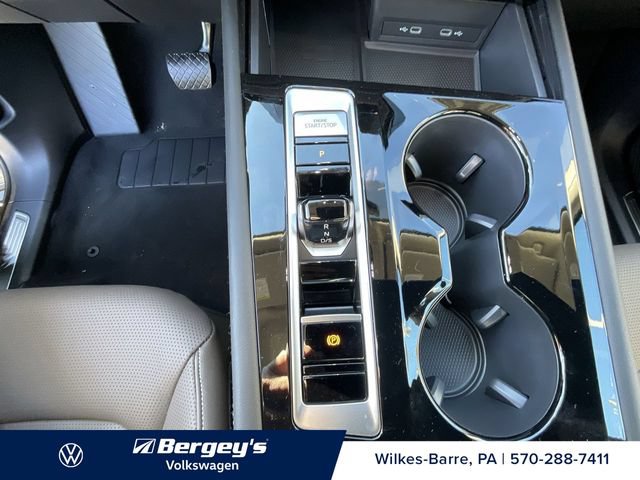 Used 2024 Volkswagen Atlas SEL AWD/4WD image 13