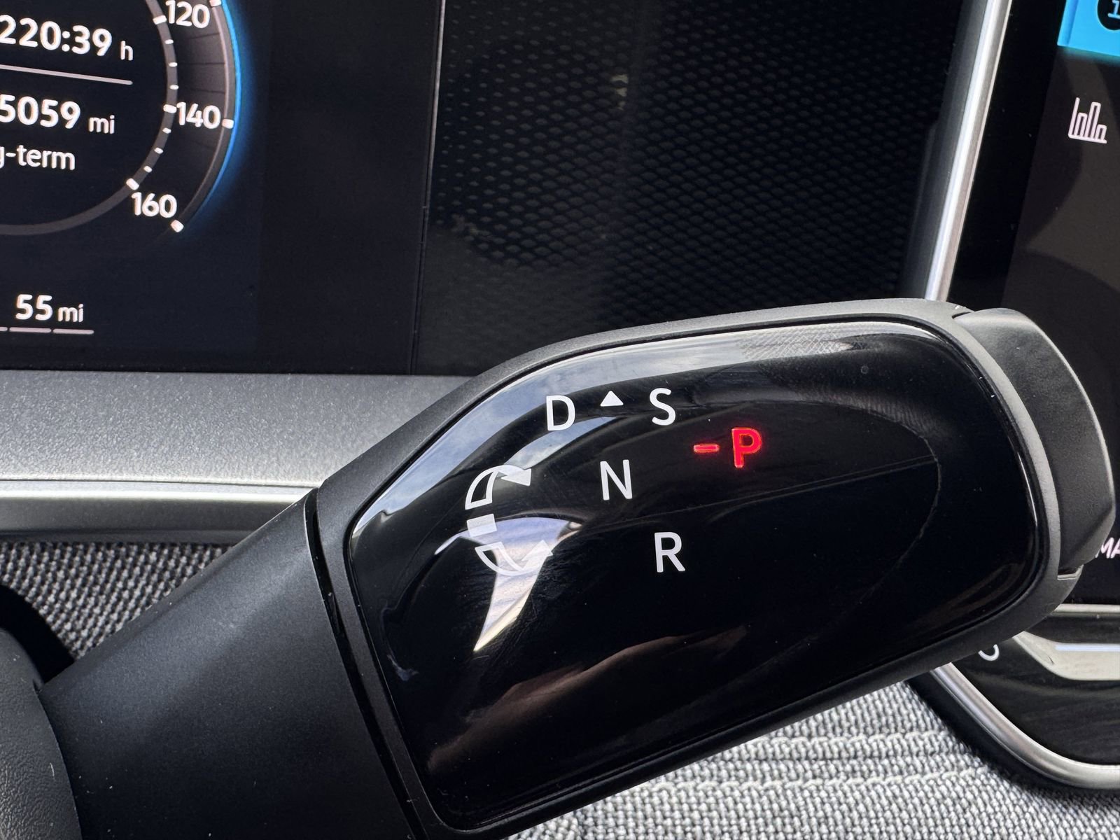 Used 2025 Volkswagen Tiguan S image 19