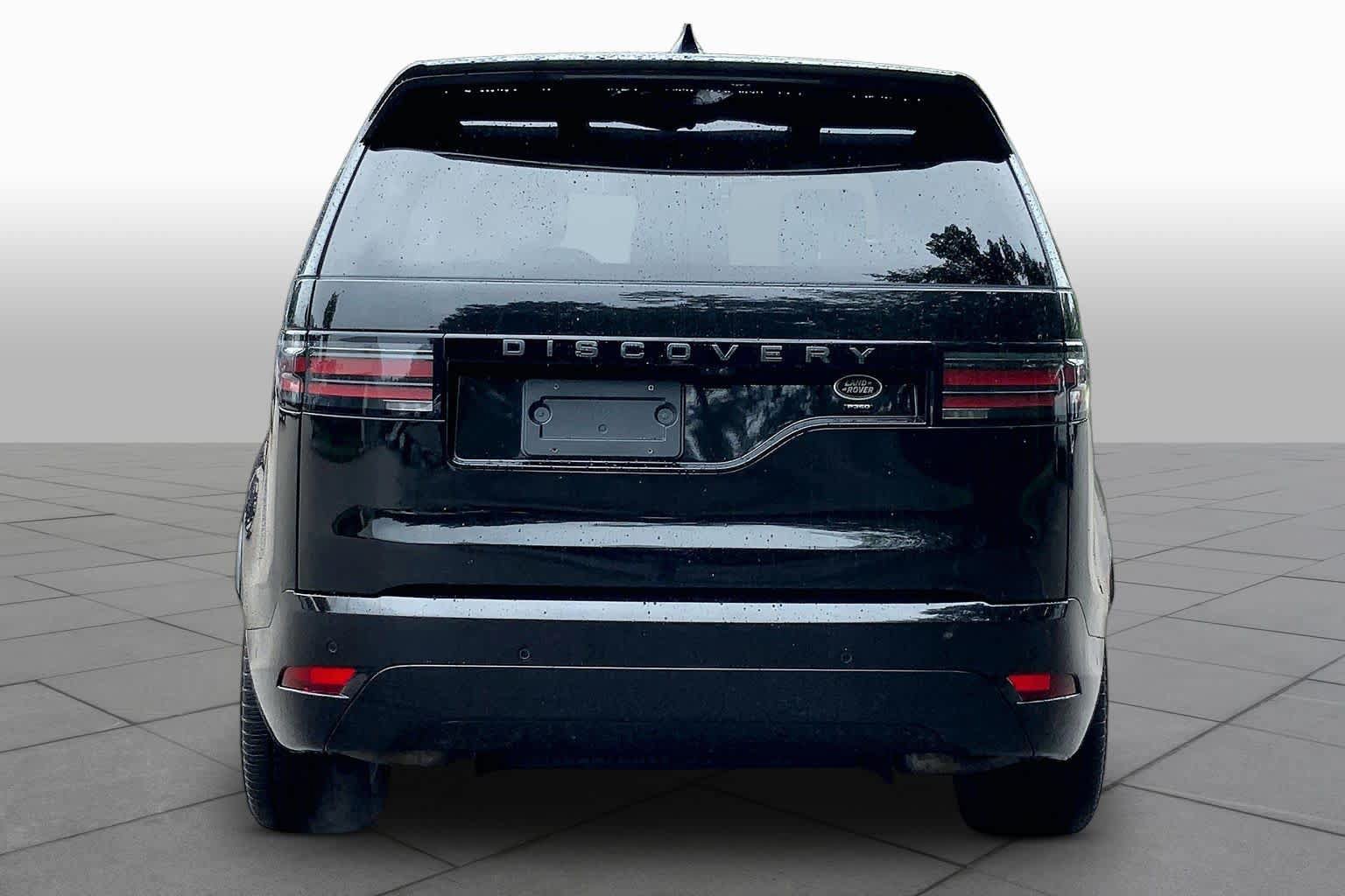 Used 2023 Land Rover Discovery HSE R-Dynamic AWD/4WD image 5