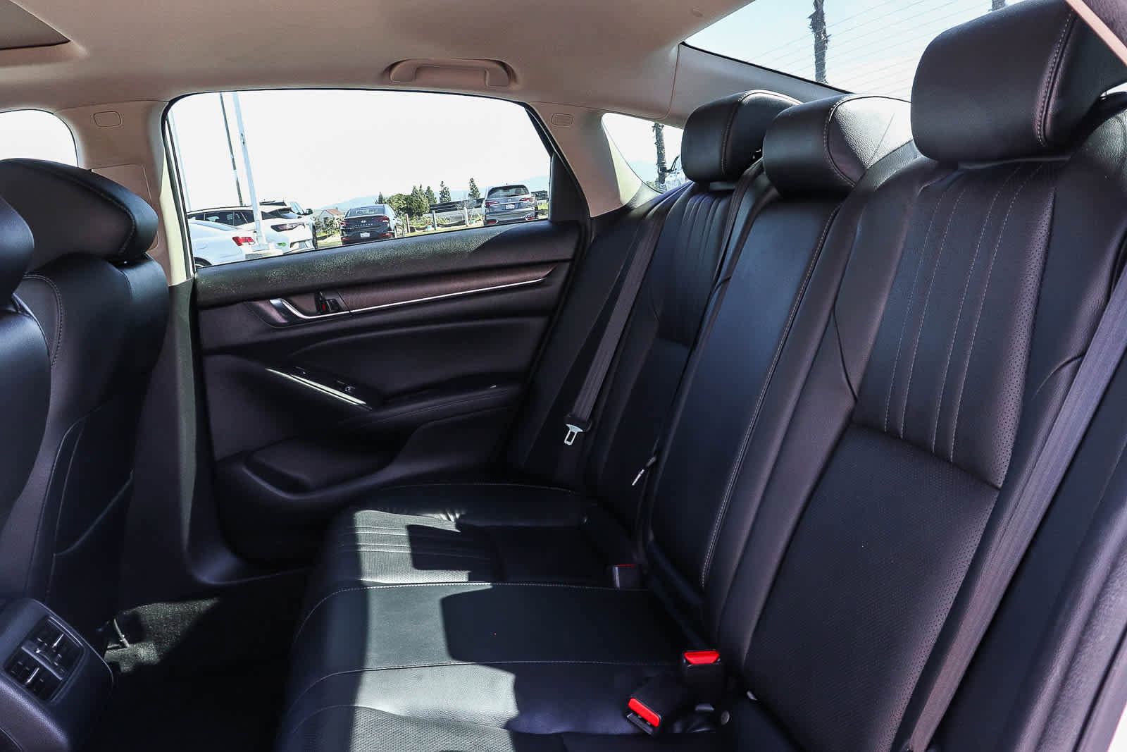 Used 2018 Honda Accord Touring image 21