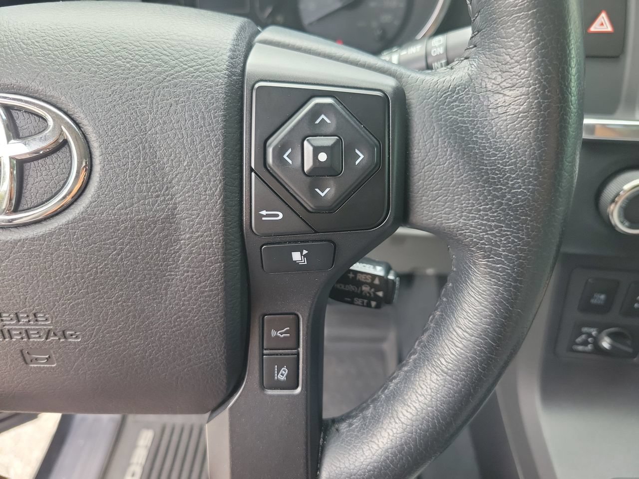 Used 2021 Toyota Sequoia Platinum AWD/4WD image 19