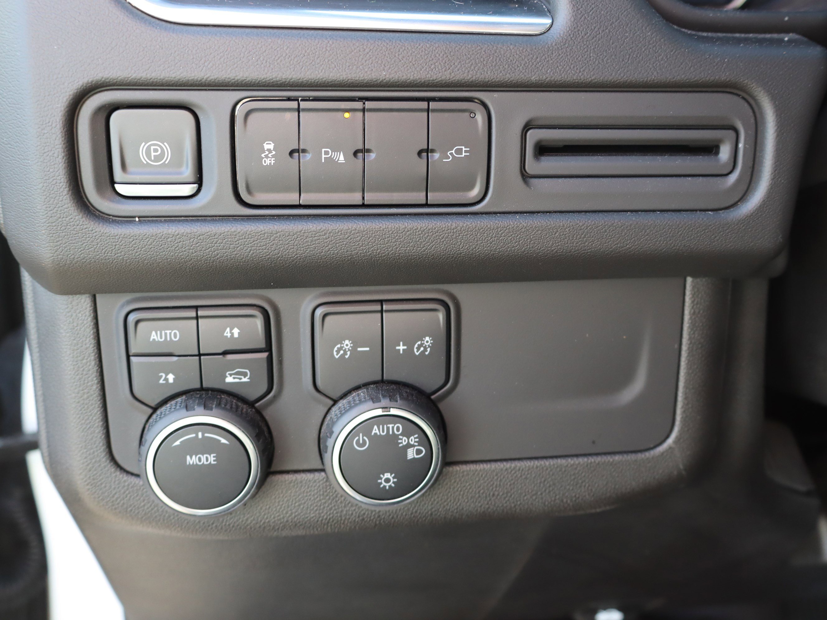 Used 2021 Chevrolet Tahoe LS image 21