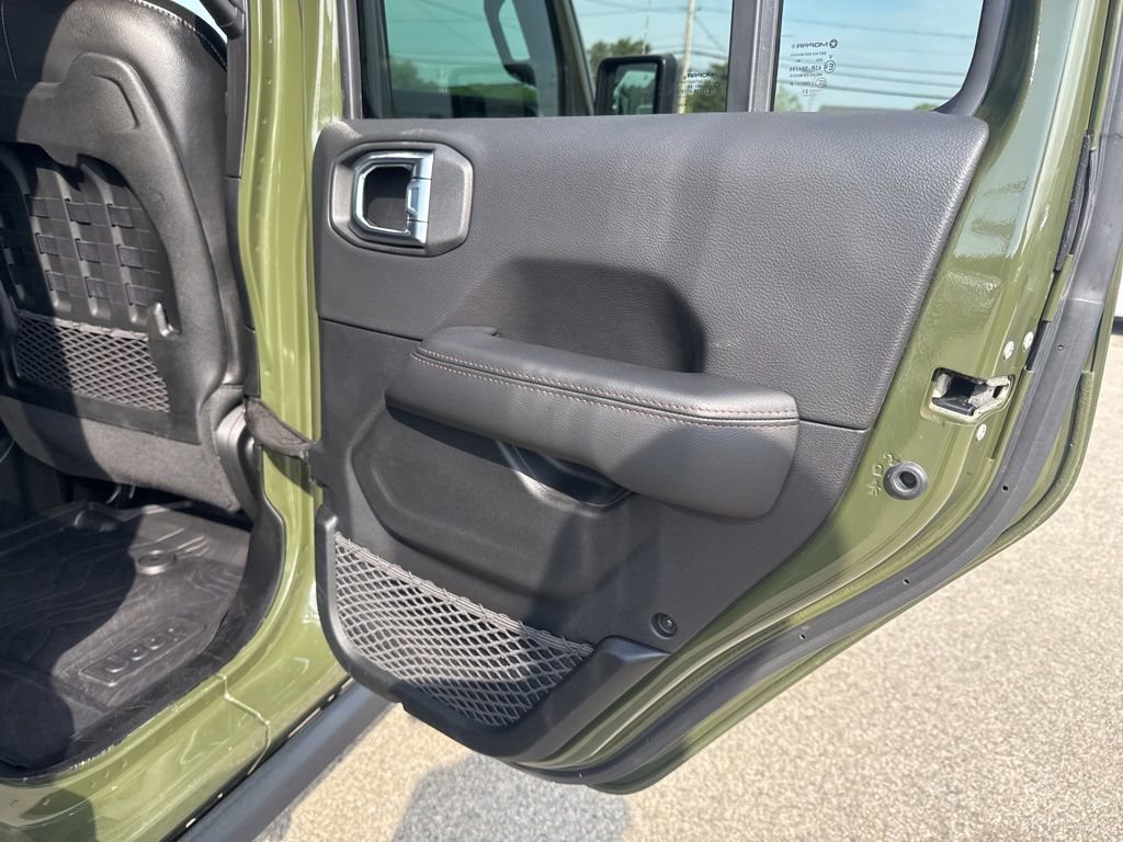Used 2021 Jeep Wrangler Unlimited Rubicon w/ Dual Top Group AWD/4WD image 27