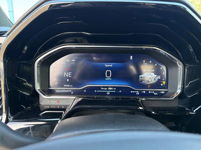 Used 2024 Chevrolet Silverado 1500 High Country w/ High Country Premium Package image 11