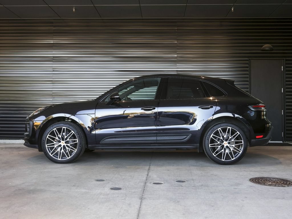 Certified 2026 Porsche Macan AWD/4WD image 2
