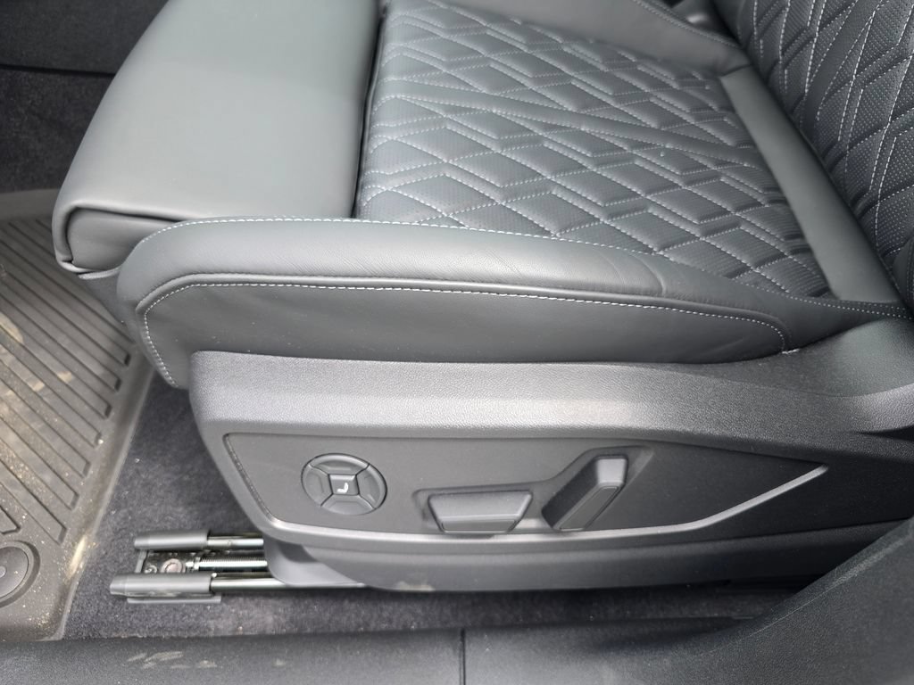 New 2026 Audi SQ5 Premium Plus AWD/4WD image 18