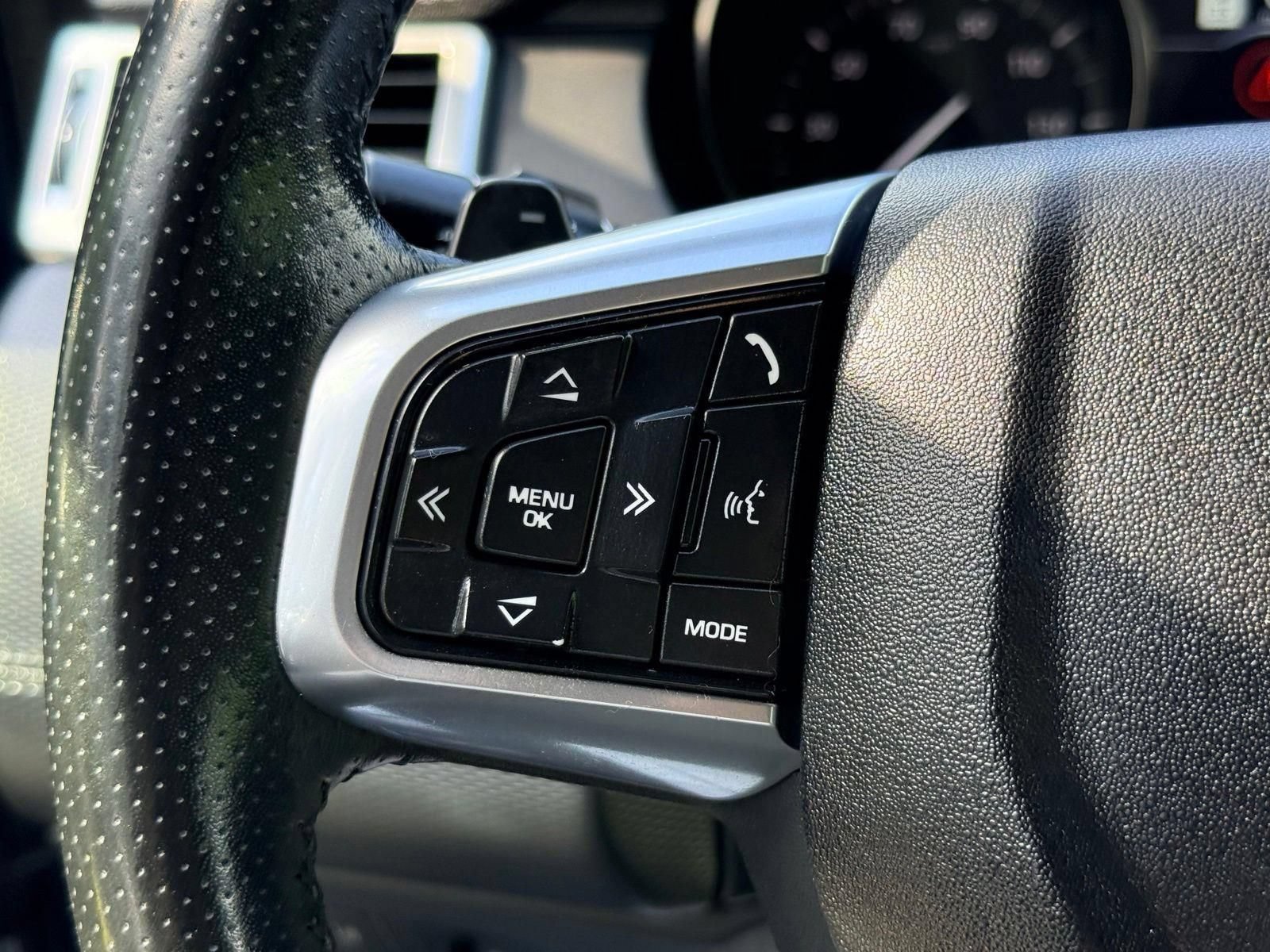 Used 2018 Land Rover Discovery Sport HSE Luxury AWD/4WD image 40