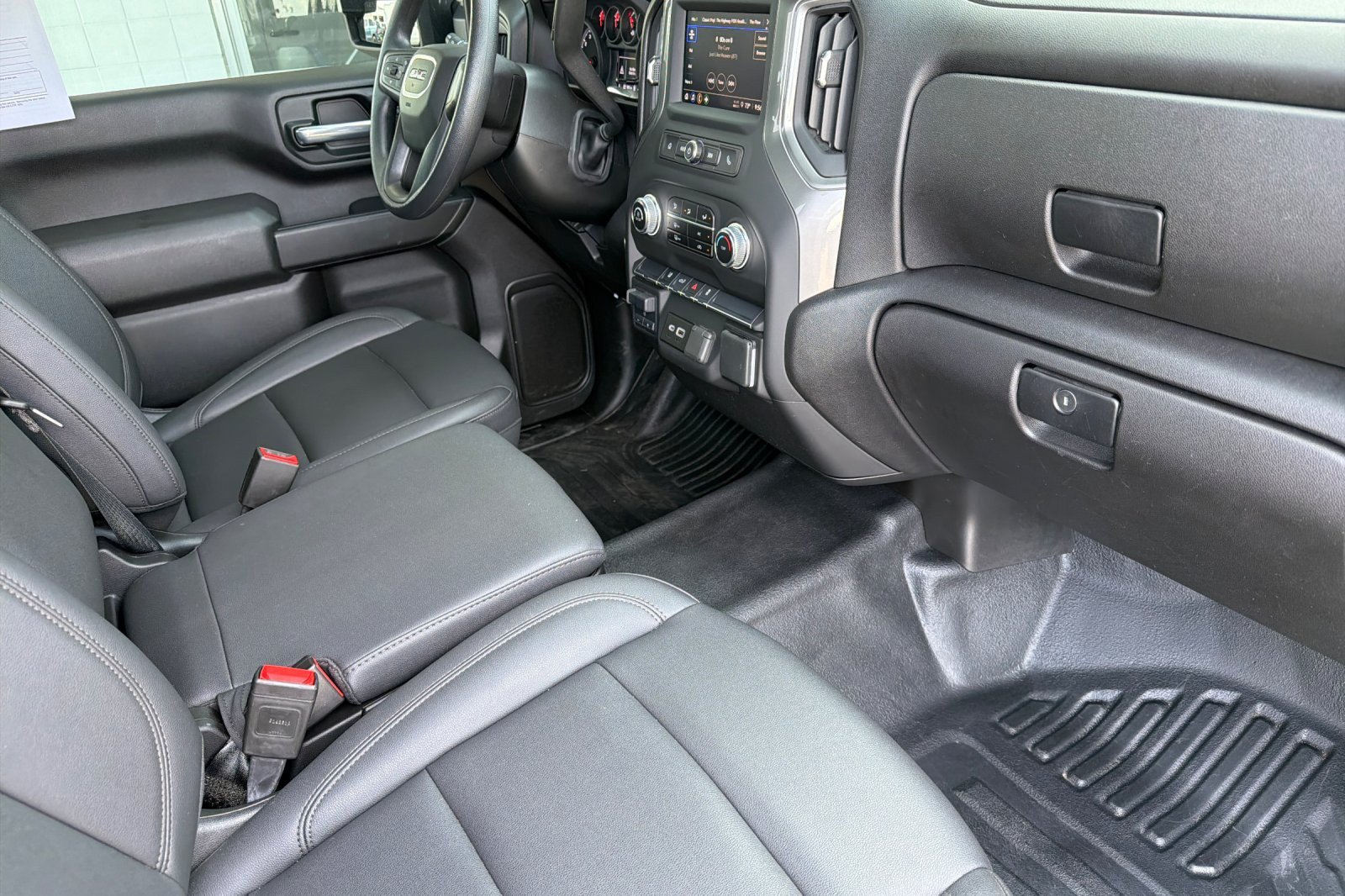 Used 2025 GMC Sierra 3500 Pro w/ Convenience Package AWD/4WD image 9