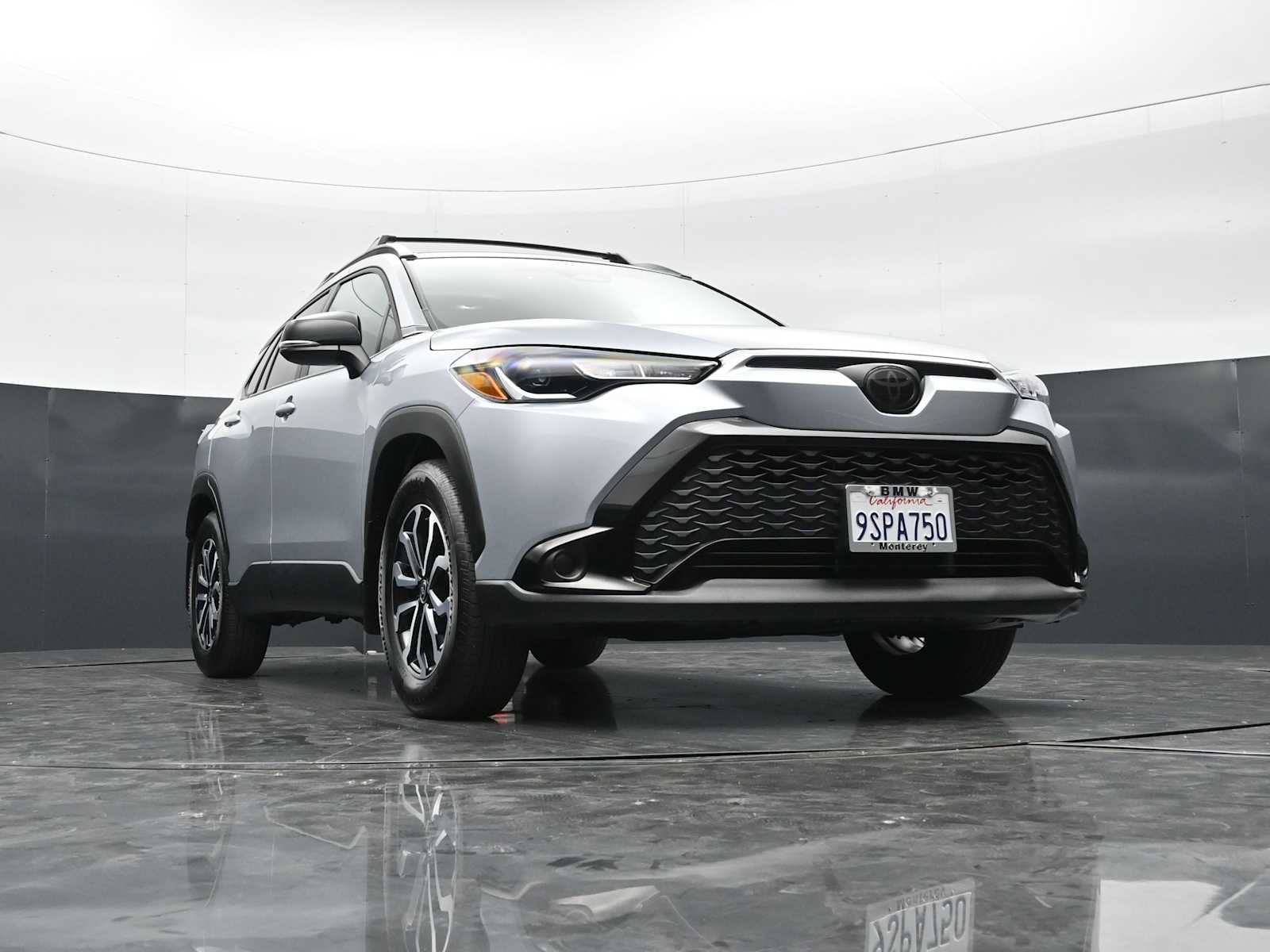 Used 2025 Toyota Corolla Cross AWD Hybrid w/ Moonroof Package image 26