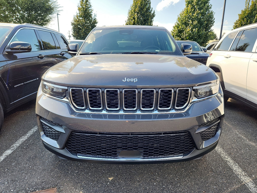 New 2025 Jeep Grand Cherokee Laredo X w/ Luxury Tech Group I image 2