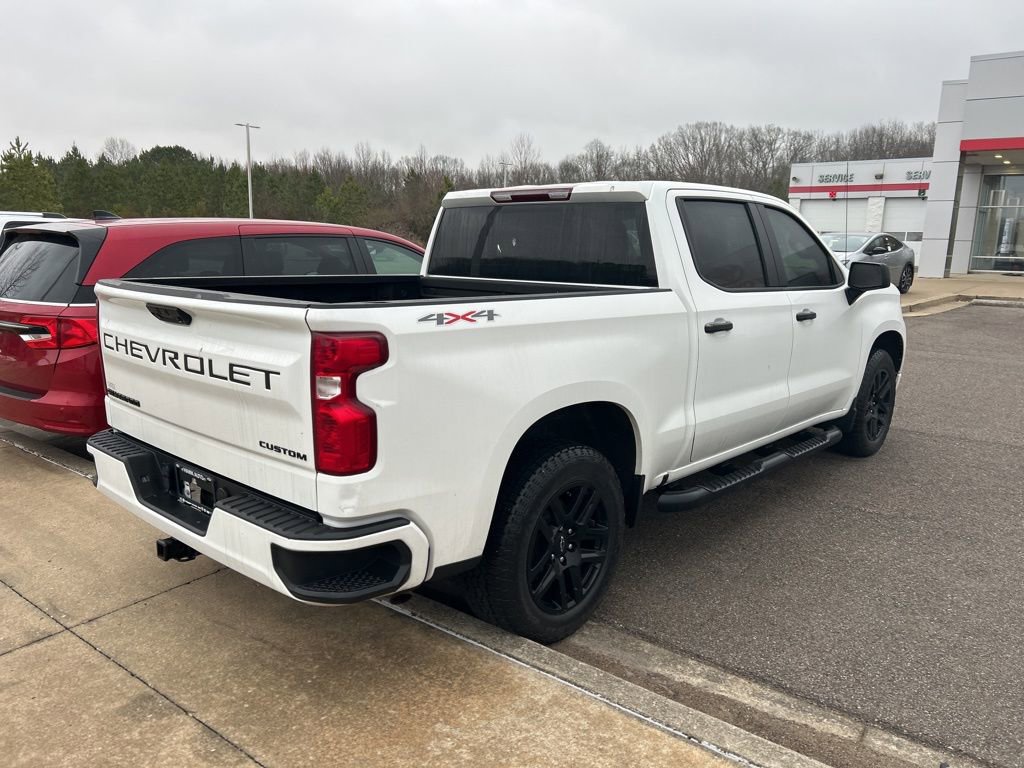Used 2023 Chevrolet Silverado 1500 Custom w/ 2.7L Blackout Package image 4