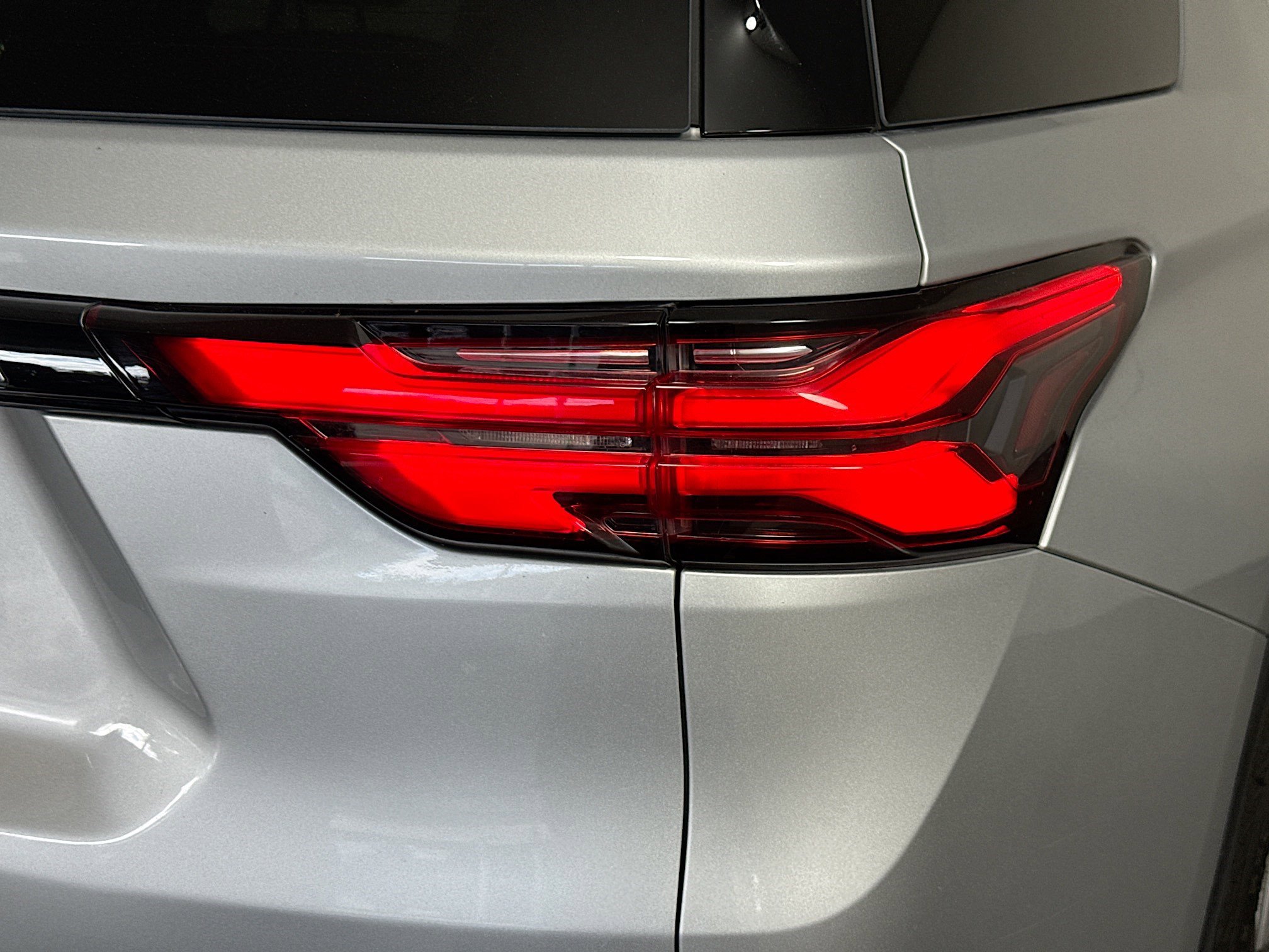 Used 2022 Chevrolet Traverse LT image 34