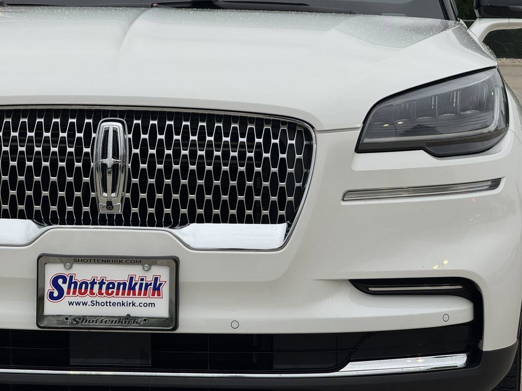 Used 2022 Lincoln Aviator Reserve w/ Equipment Group 201A AWD/4WD image 12