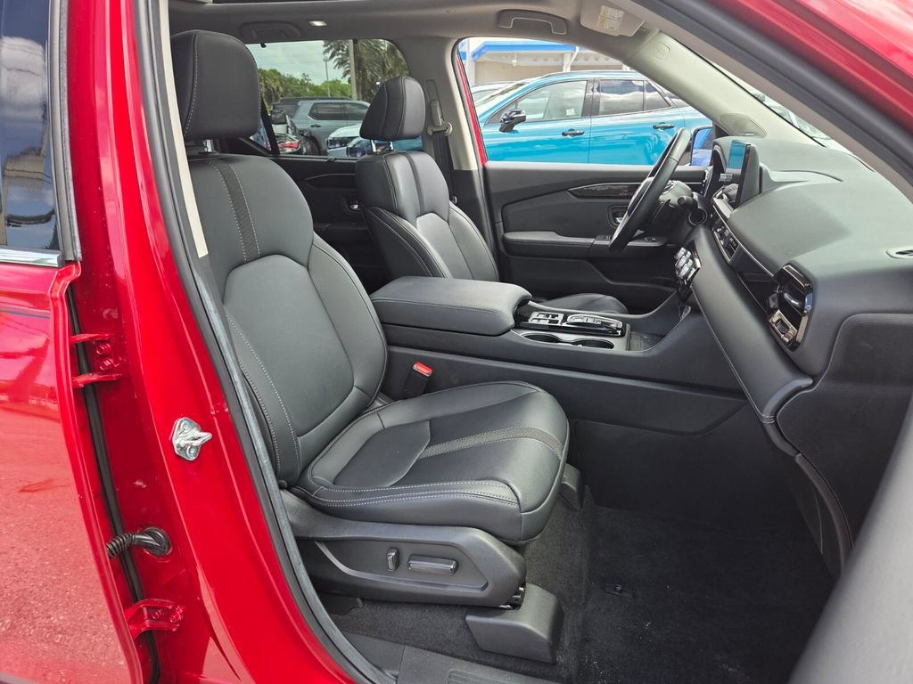 Certified 2025 Honda Pilot Touring image 19