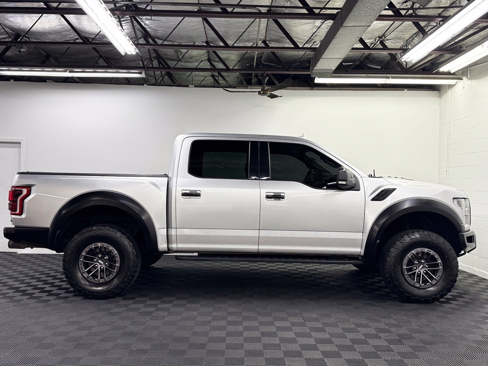 Used 2019 Ford F150 Raptor AWD/4WD image 4