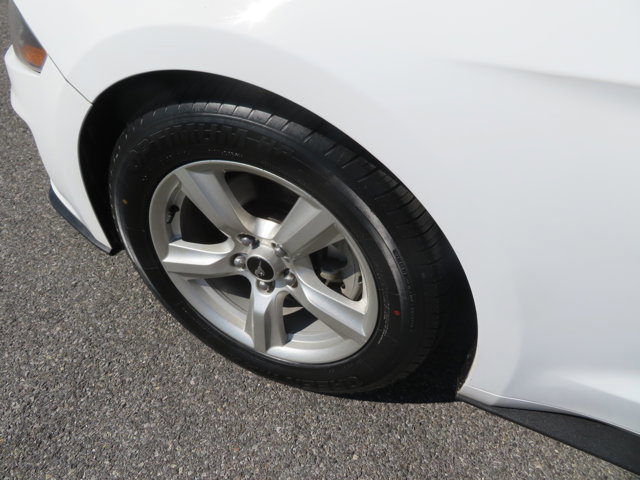 Used 2019 Ford Mustang Coupe image 9