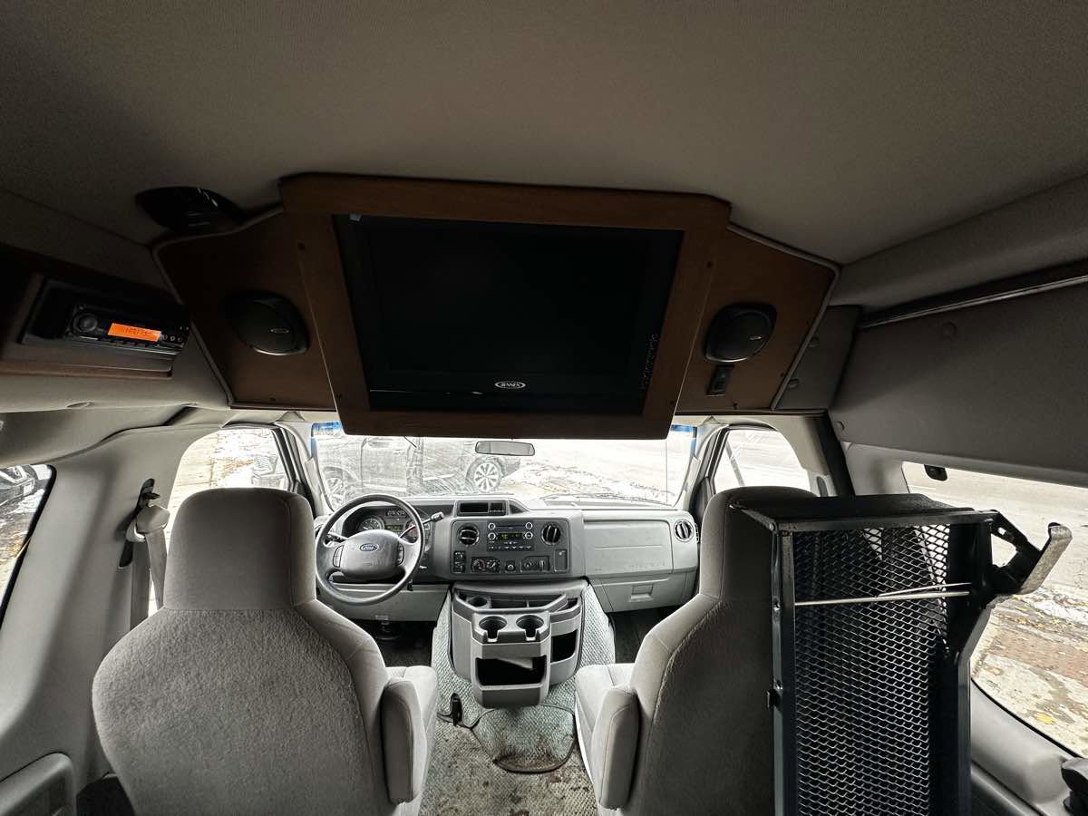 Used 2009 Ford E-150 and Econoline 150 XLT image 27