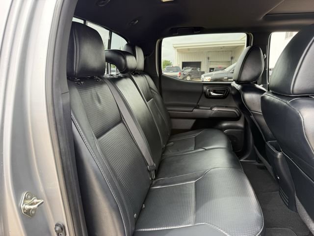 Used 2018 Toyota Tacoma TRD Off-Road AWD/4WD image 33