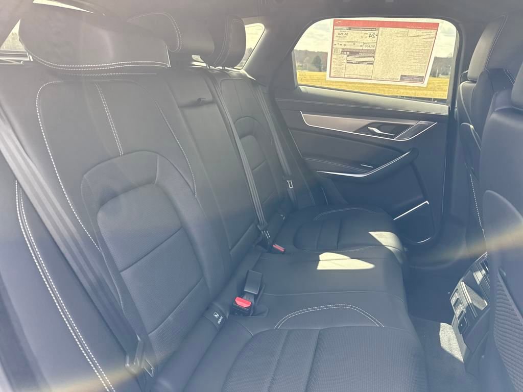 Used 2026 Jaguar F-PACE R-Dynamic S AWD/4WD image 19