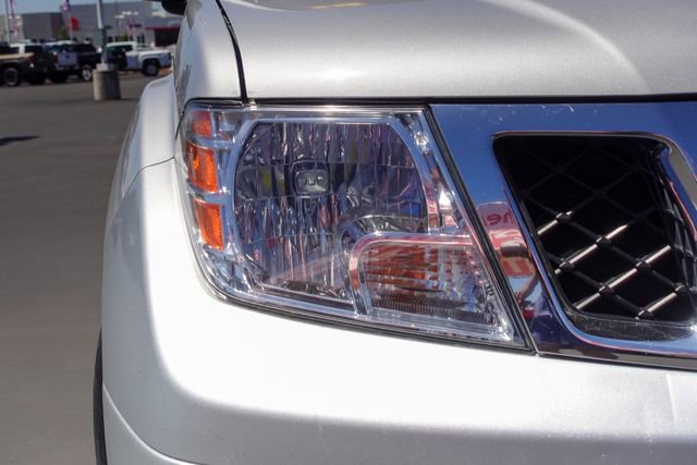 Used 2018 Nissan Frontier SV RWD image 5