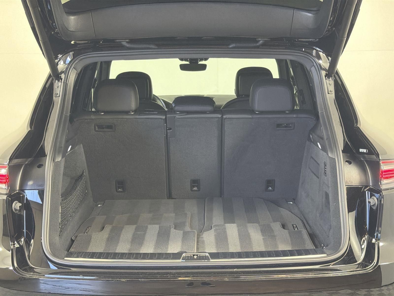 Used 2020 Porsche Cayenne S image 29