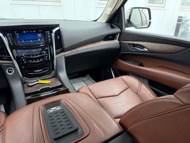 Used 2015 Cadillac Escalade ESV Premium image 23
